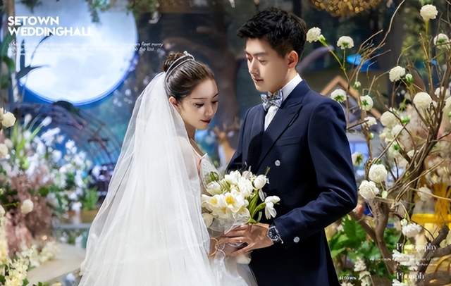 |33岁知名男星发文官宣得子，一家三口温馨幸福，儿子名字好有创意