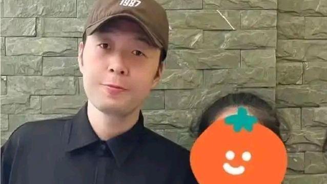 美肤宝 杜海涛变瘦后与路人合照曝光，减肥成功变化明显，帅气十足