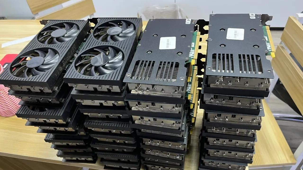 显卡|兄弟们，JS急了，现在都急着喷40系显卡性能过剩，不如30系显卡了