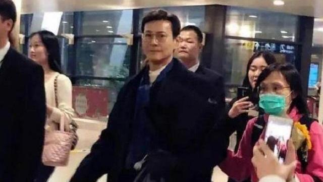 郑少秋|郑少秋4个女儿同爹不同命，大女儿不相识，二女儿拿遗产独自生活