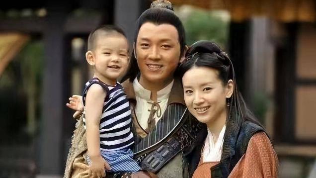 潘粤明|潘粤明只能网络见儿子被网友心疼，董洁：这就是命，谁也改变不了