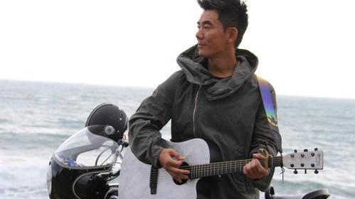 |他写了一首歌找任贤齐被嫌弃，黄品源视为垃圾，自己唱火了12年