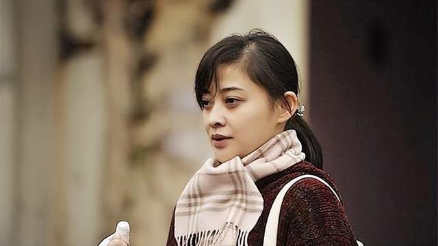 梅婷|明星状态有多好？47岁梅婷素颜依旧能打，气质出众眼神温柔