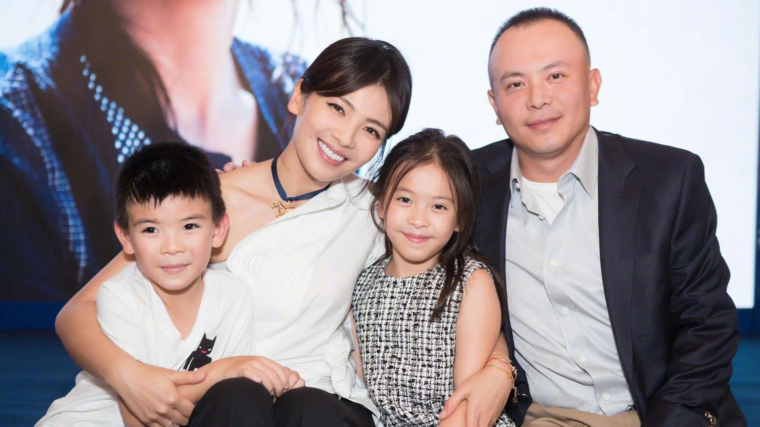 刘涛|刘涛回应离婚传闻：我和爱人相亲相爱，有生之年不负时光