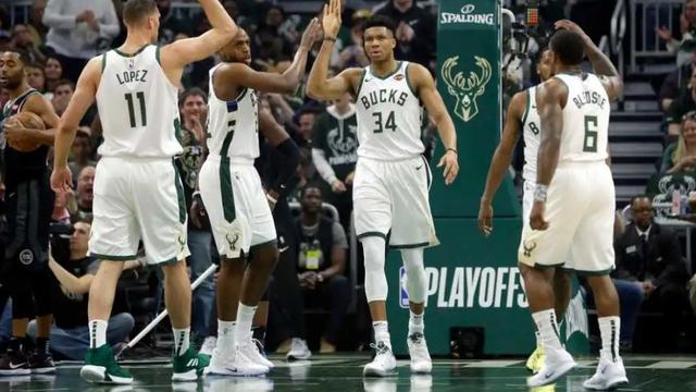 雄鹿队|美职篮NBA：雄鹿vs活塞 尼克斯vs奇才
