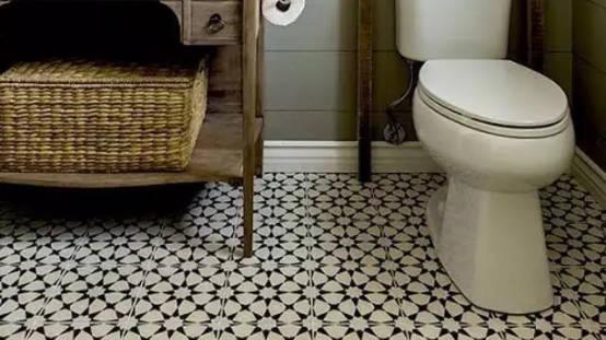 卫生间很容易被人忽视的3个位置！简单改一下，就能让空间翻倍！