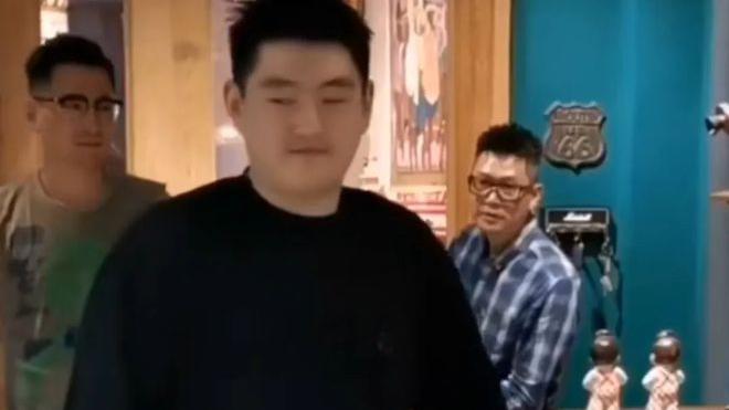 张若昀|赵本山儿子自曝：平时不爱炫富，全国100家健身馆，投进去上百亿