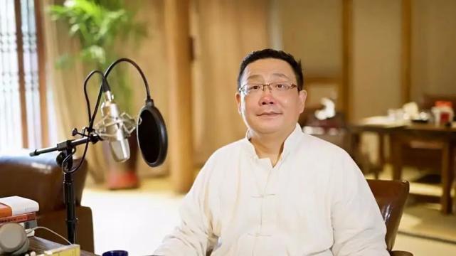 重金属|同为“网红中医”，徐文兵跟倪海厦有何不同？谁讲的课程更好？