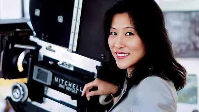 美国队|既是昔日体坛双冠，又是武打女星，吴冰为何卷走44亿逃往国外？