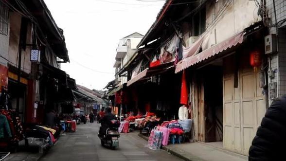 四川省|四川整个镇都在卖的美食，2.5斤只卖65元，网友馋哭：想去四川