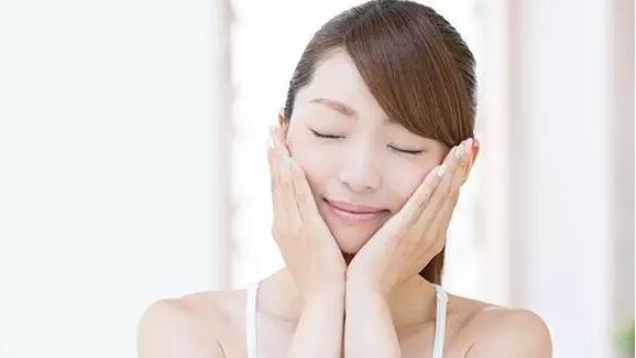 胶原蛋白 淡斑精华液有用吗 中年淡斑美白精华液推荐