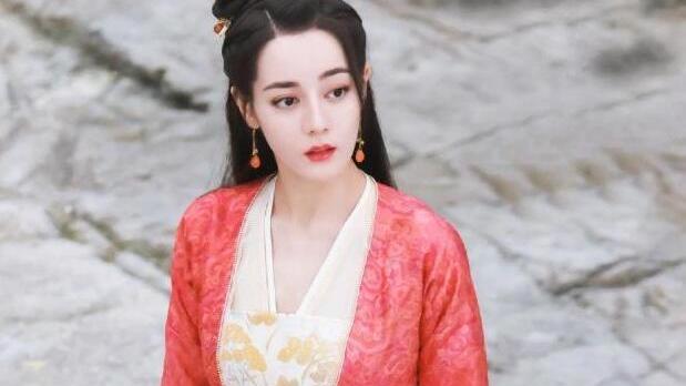 迪丽热巴|29岁热巴携小甜剧来袭，男主颜值演技没得挑，光看阵容就爱了