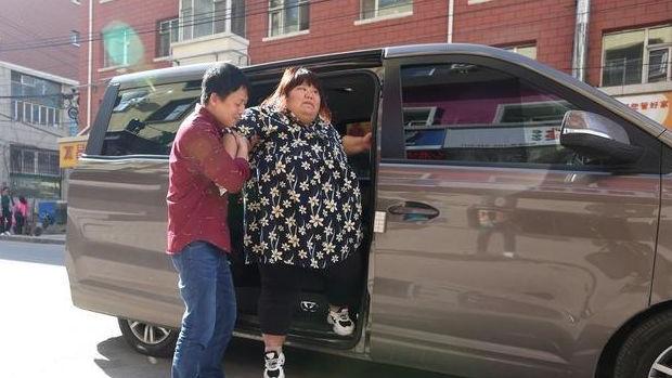 王祖蓝|当年的“校花”陈皖枝，婚后被丈夫喂至300多斤，床都被睡塌过2张