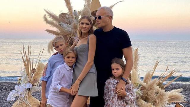 金丝雀|她是俄罗斯顶尖名媛，嫁给首富甘当金丝雀，喜提4胎安心当阔太