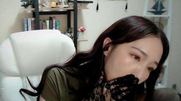 |哄人睡觉能月入3万？新职业“哄睡师”兴起，不正规收费却在滋生