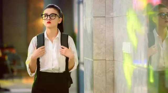 盛装|空降、站队、霸凌、马屁精……《盛装》之下的职场启示录