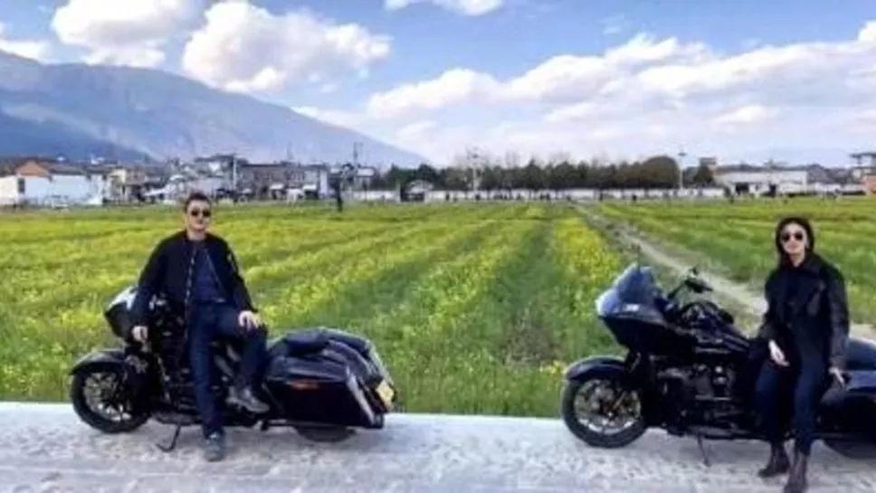 李亚鹏|51岁李亚鹏再当爸，陪模特老婆做产检，网友：恭喜王菲做“大妈”