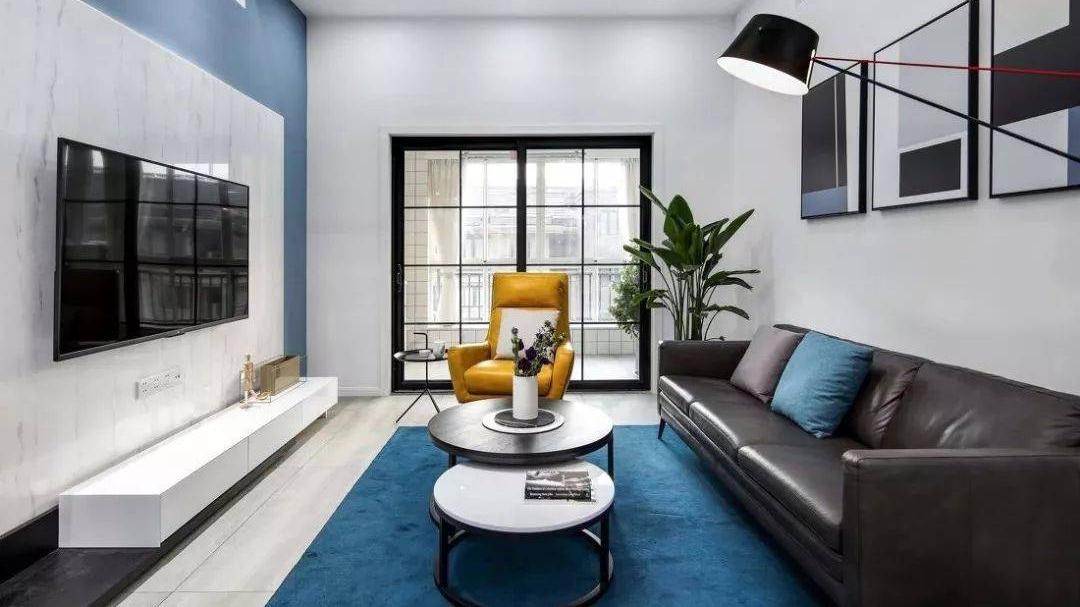 你还在客厅和阳台之间装门？赶紧先停下来！