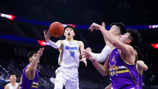 刘晓宇|不走了！刘晓宇再签一年大合同，感谢秦晓雯