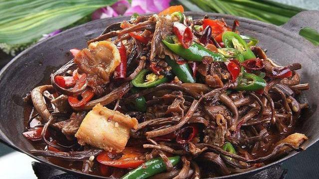 馄饨|湖南小伙子带着妈妈下馆子，因一件事直接走人，网友：换我也走！