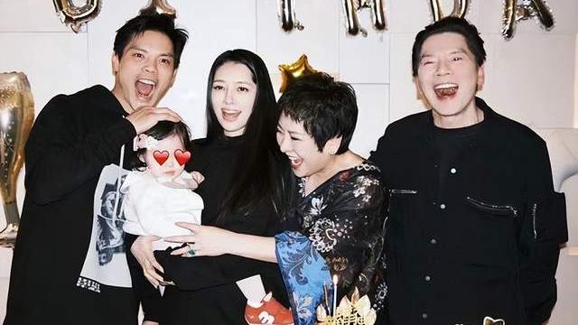 向太|向太陈岚替向佐辟谣出轨，狗仔不把向华强放眼里，扬言要继续爆料