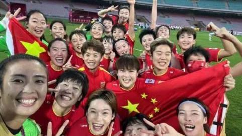 中国女足|武磊发文点评中国女足夺冠，球迷纷纷回应：要点脸吧