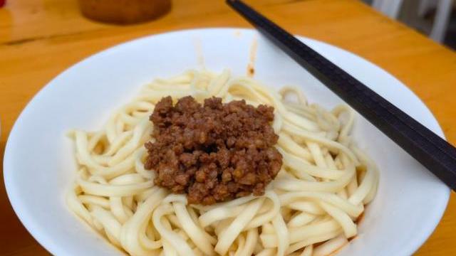 成都|成都一馆子不得了，连续2年入选成都50强，好吃到没空说“安逸”