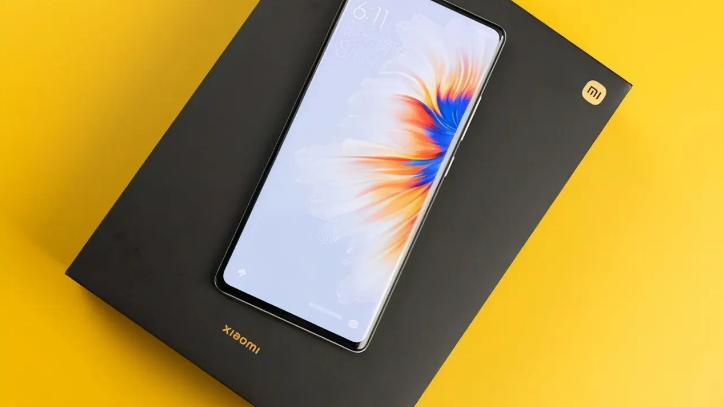 AMD|变相降价2050元，屏下相机+512GB+120w，雷军为了冲击618绝了