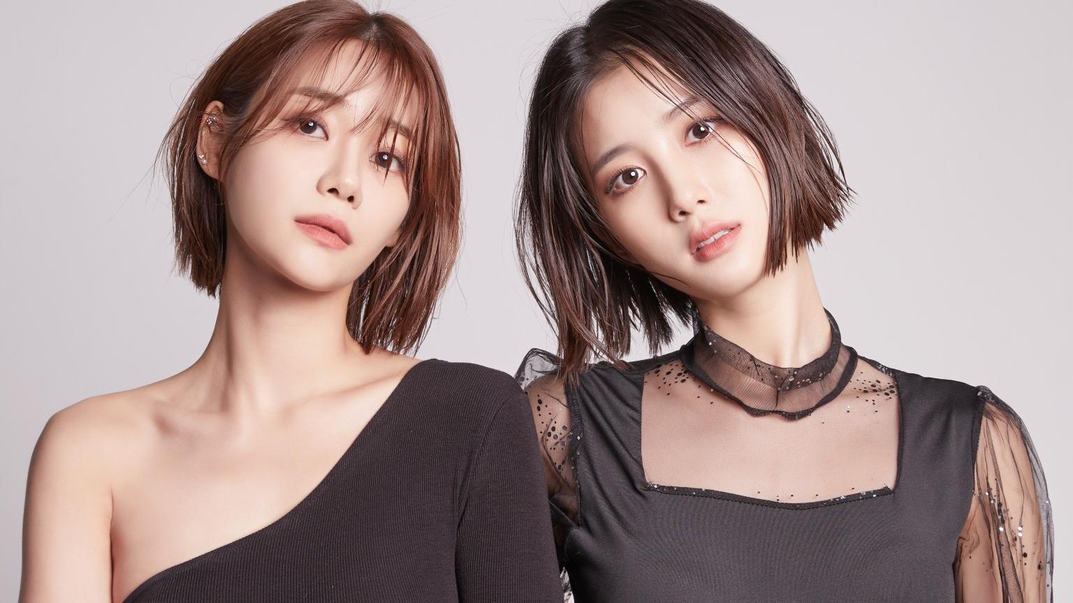 尤娜|韩国女团尤娜和智秀发布夏季画报，尽显韩流本色