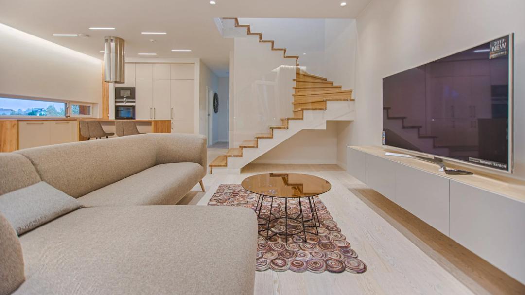 三星|?用定价50万元的Micro LED电视表现“诚意”，利亚德的C端策略可行吗？