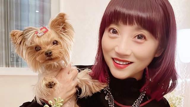 朱桦|著名歌手朱桦：曾婉拒费翔求爱，陪妈妈抗击“阿尔茨海默病”