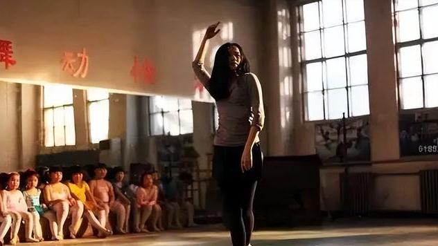 姚晨|姚晨的上位史：因凌潇肃成名，转头却嫁给曹禺，她绝没有那么简单