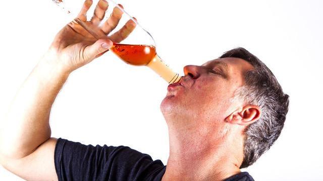 甲状腺结节|辅心堂中医：甲状腺结节的患者可以喝酒吗？