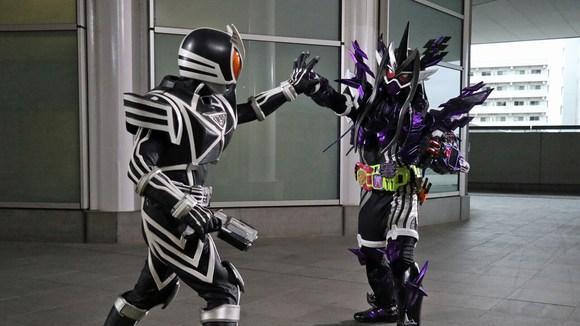 智脑女王化身德尔塔被无双genm击败，奥菲以诺之王打赢了复活赛！