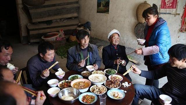 长寿|患癌后还能长命百岁的她，秘诀是不吃“1物”，早看或许早受益