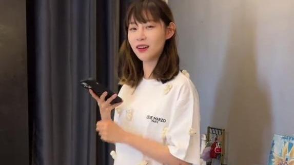 acgn漫评|网红痞幼为奥特曼庆生，头戴面具被吐槽又村又土，网友：蹭热度？