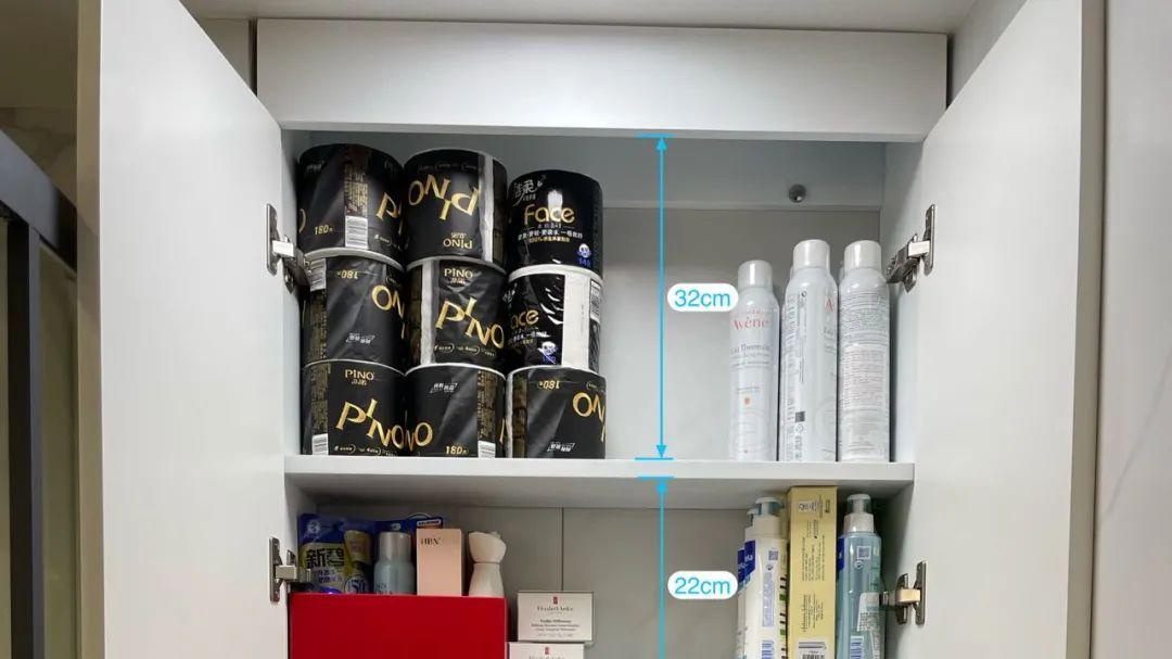 卫生间储物，如何防潮、不显乱？她家这招够灵