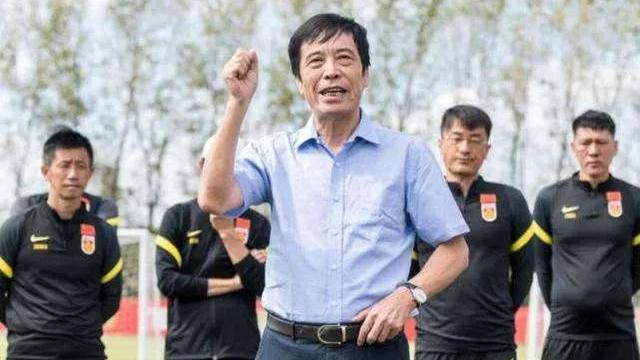 国足|郜林恐无钱养房，球员被欠薪千万，俄罗斯禁赛生效，国足沦为笑柄