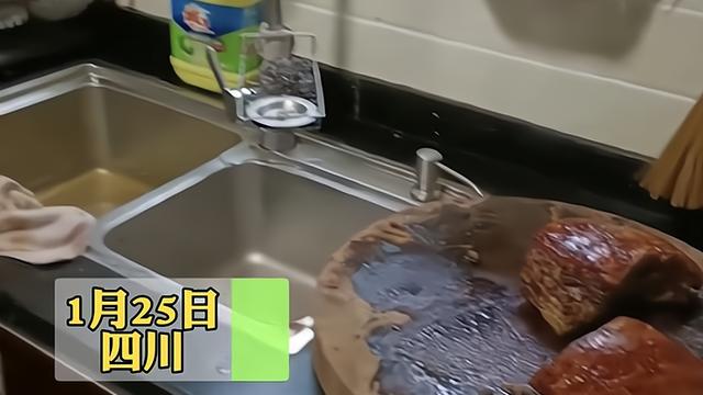 生煎包|9旬爷爷坚持每年为家人做年夜饭，儿媳说好幸福，饭店没有这味道