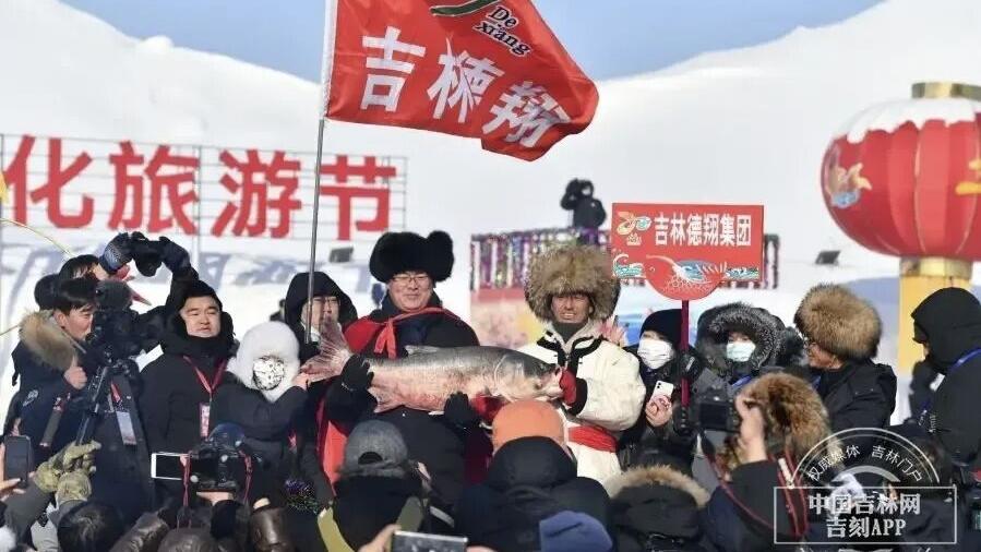 查干湖|和家人们自驾来到了查干湖看捕鱼，结果看了个寂寞