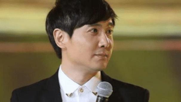 春晚|他上春晚6次却3次失误，但每一次失误都成经典，网友：难怪能红