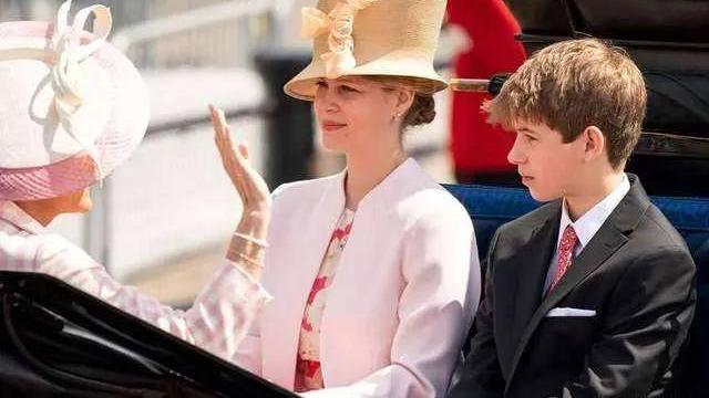 苏明哲|女王后继有人，伊丽莎白的孙女颜值碾压两位堂姐