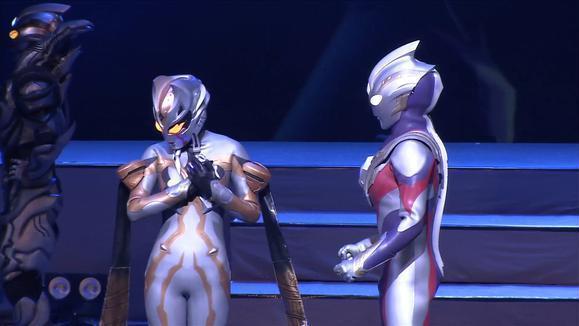 舞台剧|德凯奥特曼害怕型惨遭粉丝玩梗，新的万恶之源场景出现了！