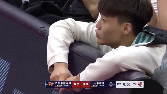 丁彦雨航|惨负26分！7人得分上双也白搭，丁彦雨航12分，杜锋给徐长锁上课播