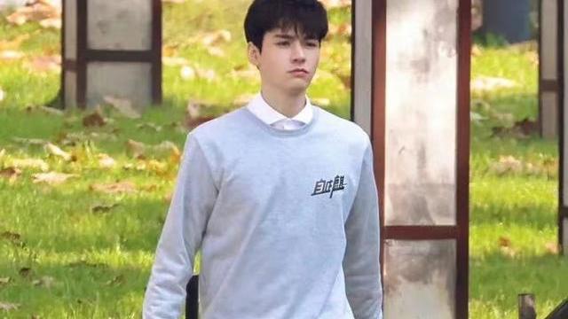 龚俊|186cm龚俊新戏路透，气质引人注目，网友：可塑性太强