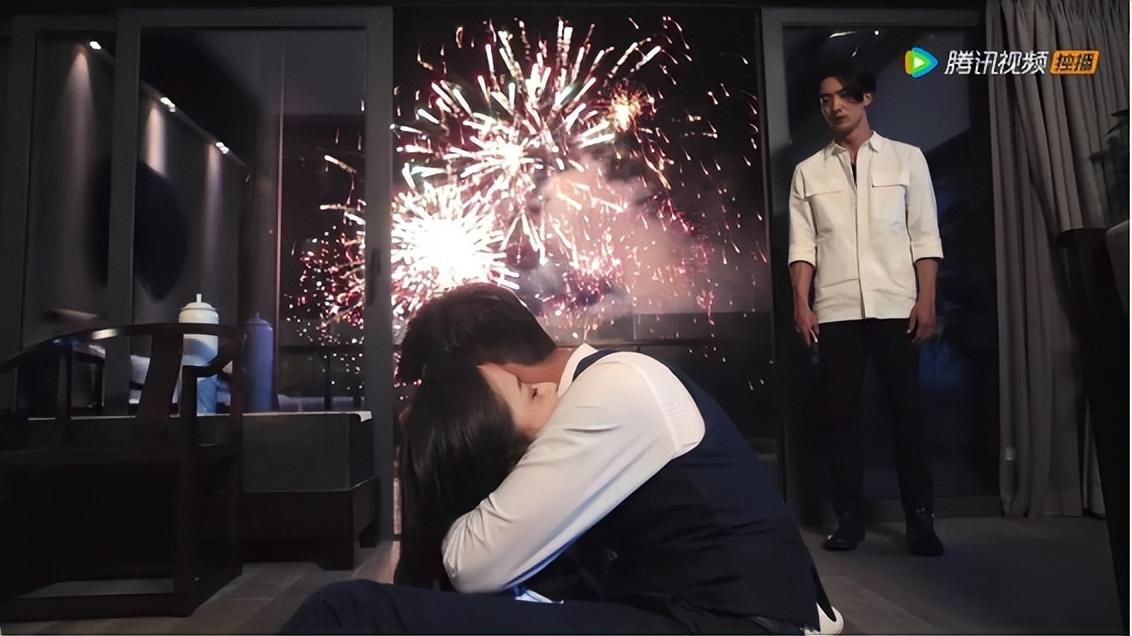 异物志|播放量破亿！霸榜口碑榜三周，这部悬疑剧凭什么能有8.2的高分？