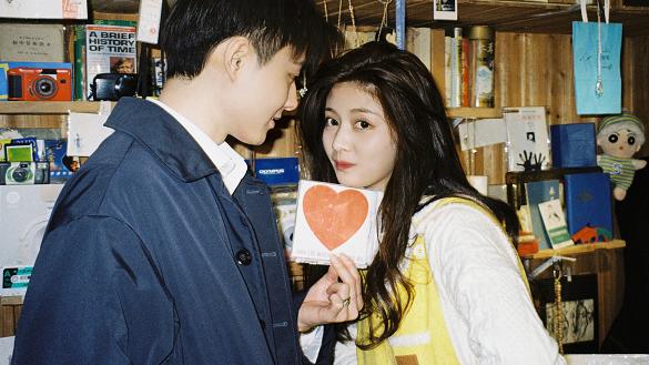 李思思|孔汝淳陷“假货”风波后，被扒广告报价5.5W一条，难怪不舍得退网