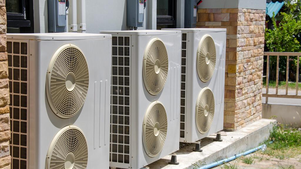 空调|买空调，定频好还是变频好？很多人买错，难怪空调费电还不制冷