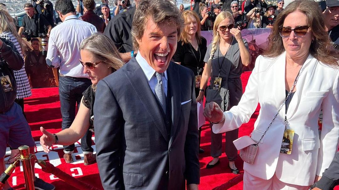 汤姆·克鲁斯|《壮志凌云2》世界首映礼现场，阿汤哥亲自开直升机到场