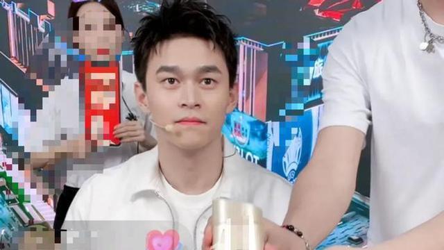 孙杨|孙杨不搞运动搞直播像胡闹，斗智斗勇都弱爆了，阴间式?太奇葩！